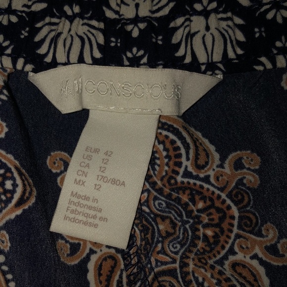 Unconscious size 12 navy print pull on shorts ,Elastic waist dress up or down - Picture 7 of 7